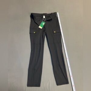 🖤 NEW Halara High-Waist Cargo Pants – Black, Size M (NWT)